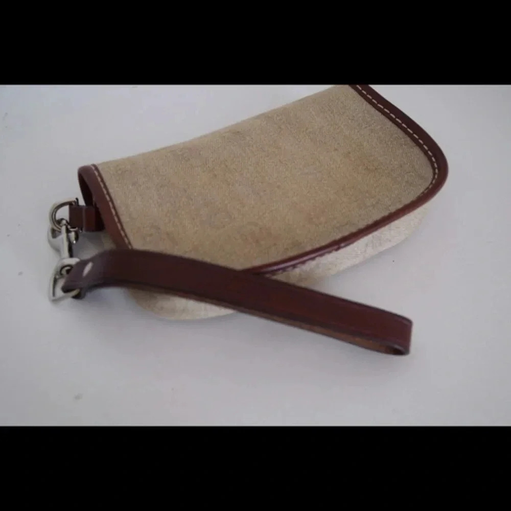 Dooney & Bourke wristlet/coin purse - Picture 3 of 4